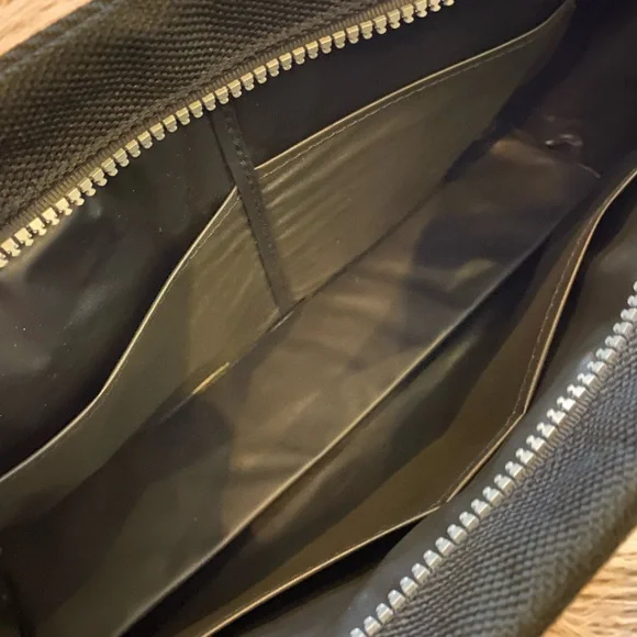 Gainsborough Black Travel Toiletries Bag NEW - Picture 2 of 4